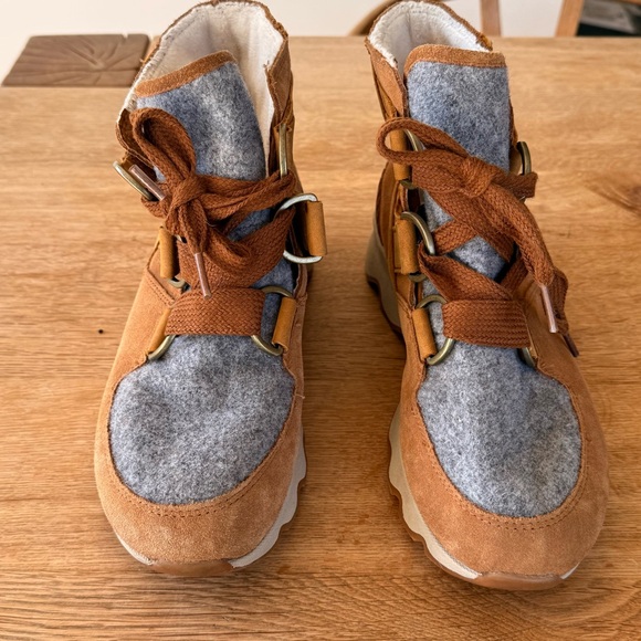 Sorel Kinetic Short Lace Up Booties Sz 10 - Picture 9 of 16